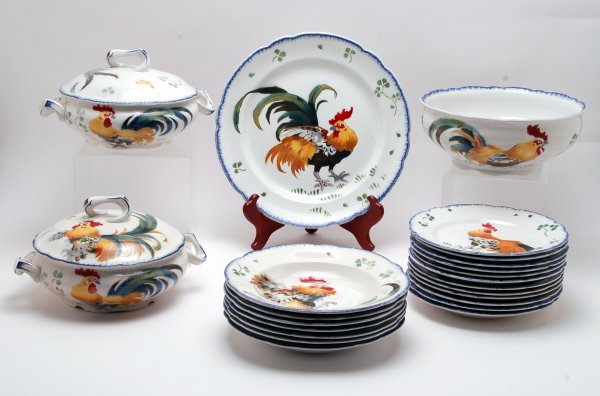 Appraisal: Set of Les Coqs dishes each piece decorated with rooster