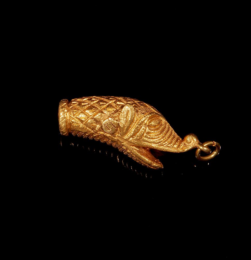 Appraisal: k Animal Charm k gold animal form charm Dimensions l