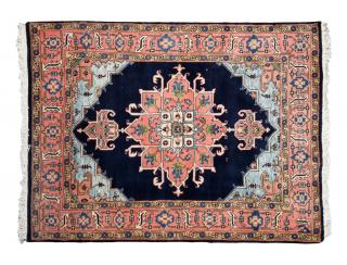 Appraisal: A HERIZ STYLE RUG A HERIZ STYLE RUG Having a