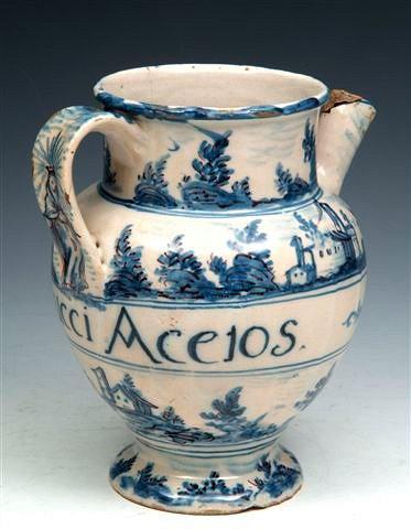 Appraisal: AN ITALIAN MAIOLICA WET DRUG JAR decorated in underglazed blue