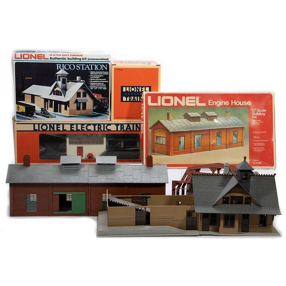 Appraisal: Lionel Accessories and Plastic Buildings - Rico Station building kit