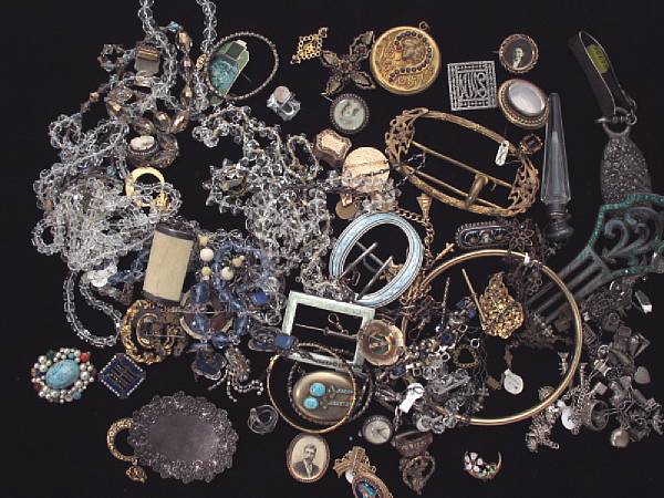 Appraisal: A collection of period costume jewlery including eight assorted rock