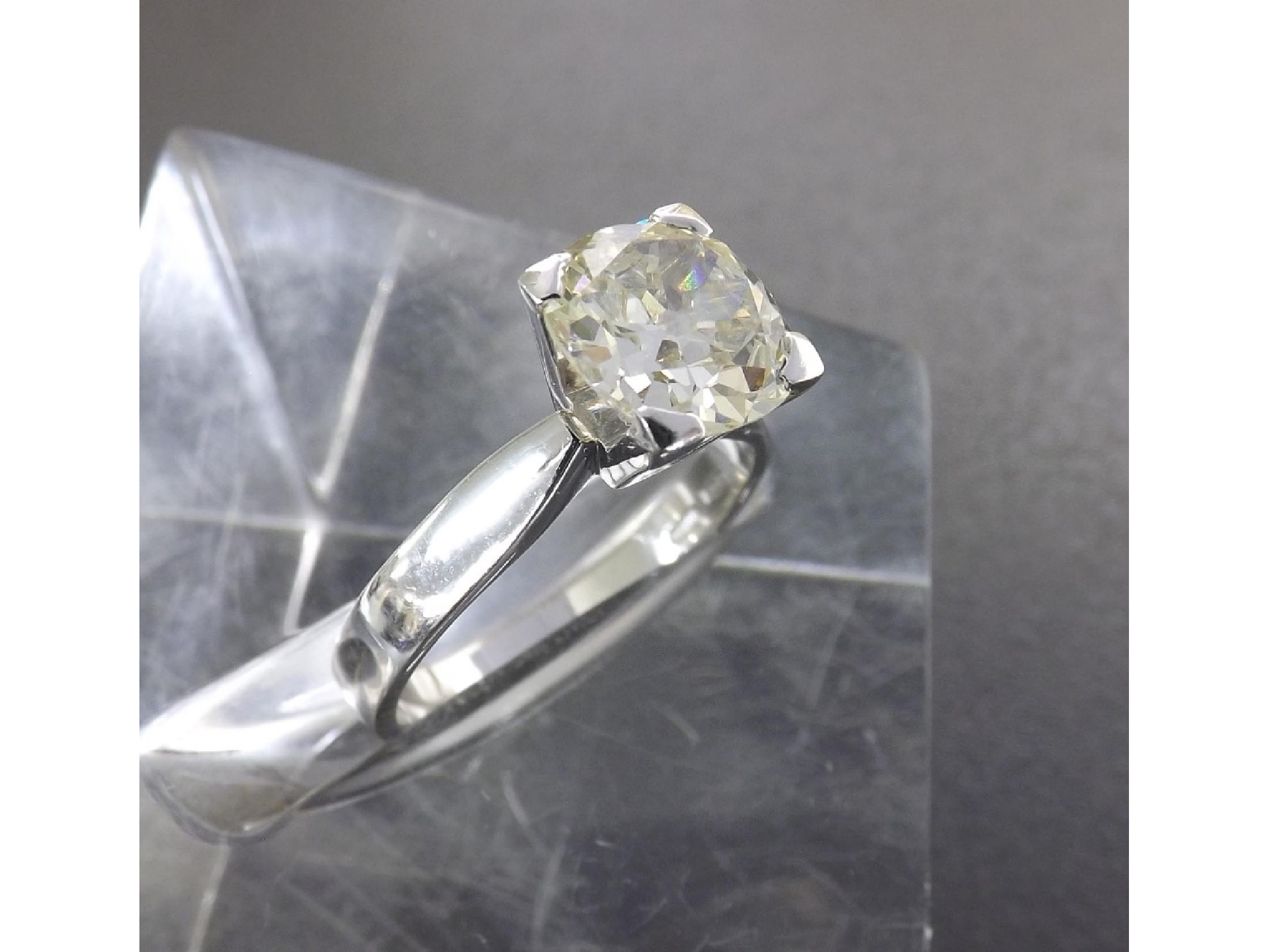 Appraisal: ct white gold round-cut solitaire diamond ring ct approx clarity