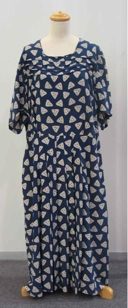 Appraisal: Day dress in printed blue and white silk circa Provenance