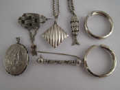 Appraisal: A mixed lot comprising a perfume bottle on a chain