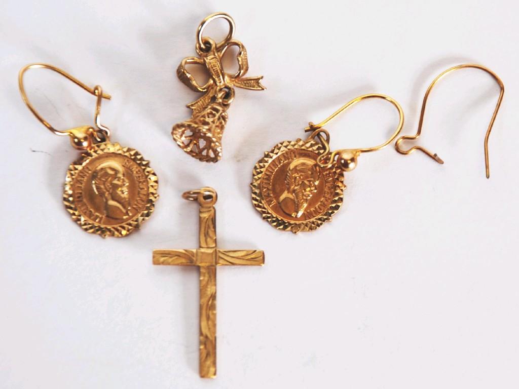 Appraisal: PAIR OF CT GOLD MEXICAN COIN PATTERN EARRINGS A CT