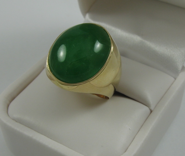 Appraisal: MAN'S JADE AND K GOLD RING set with a large