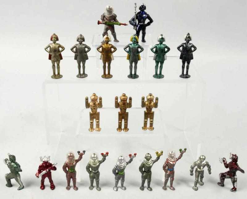 Appraisal: Lot of Diecast Spacemen Robot Figures Description Made by Cherilea