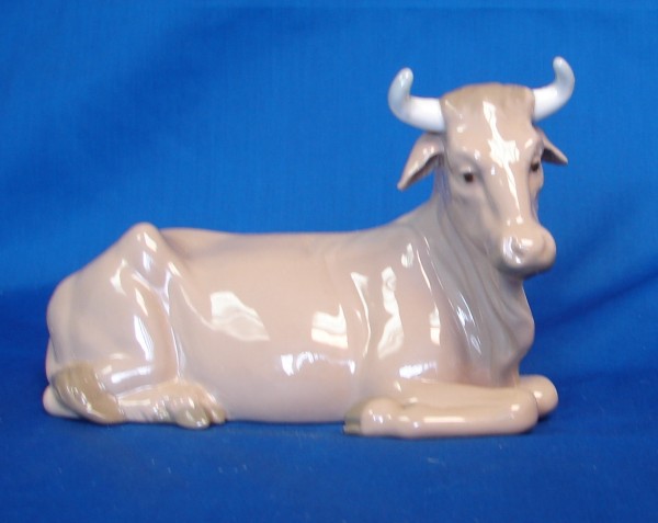 Appraisal: Nao by Lladro - Cow - Good Condition with box