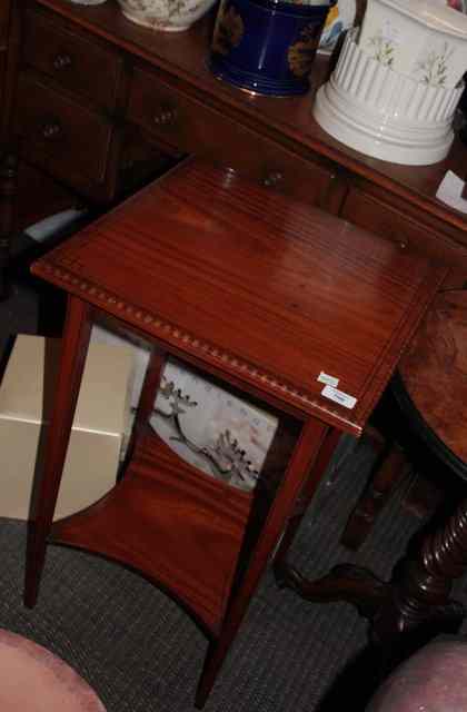 Appraisal: AN EDWARDIAN SATINWOOD AND INLAID SQUARE TOPPED OCCASIONAL TABLE wide