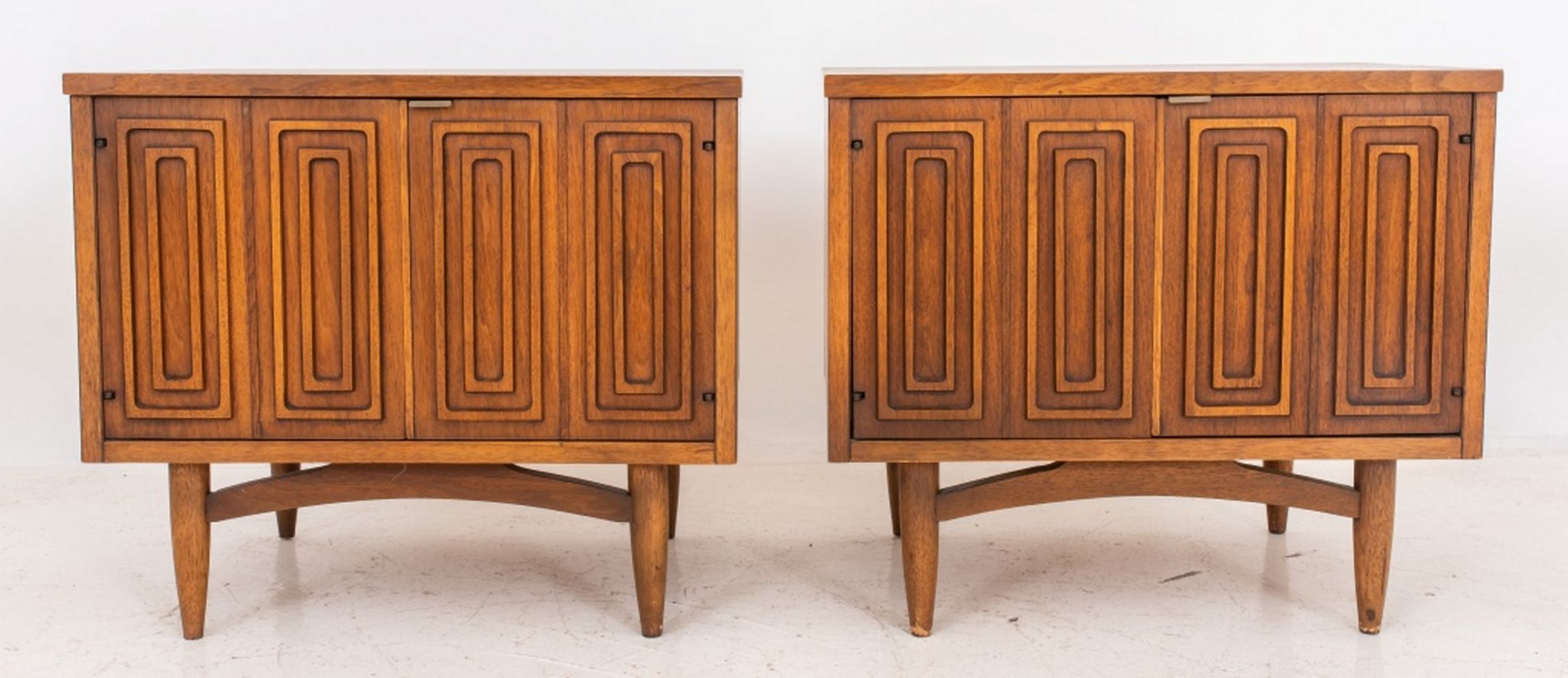 Appraisal: BROYHILL SCULPTRA MID CENTURY MODERN COMMODES PR Broyhill 'Sculptra' Mid-Century