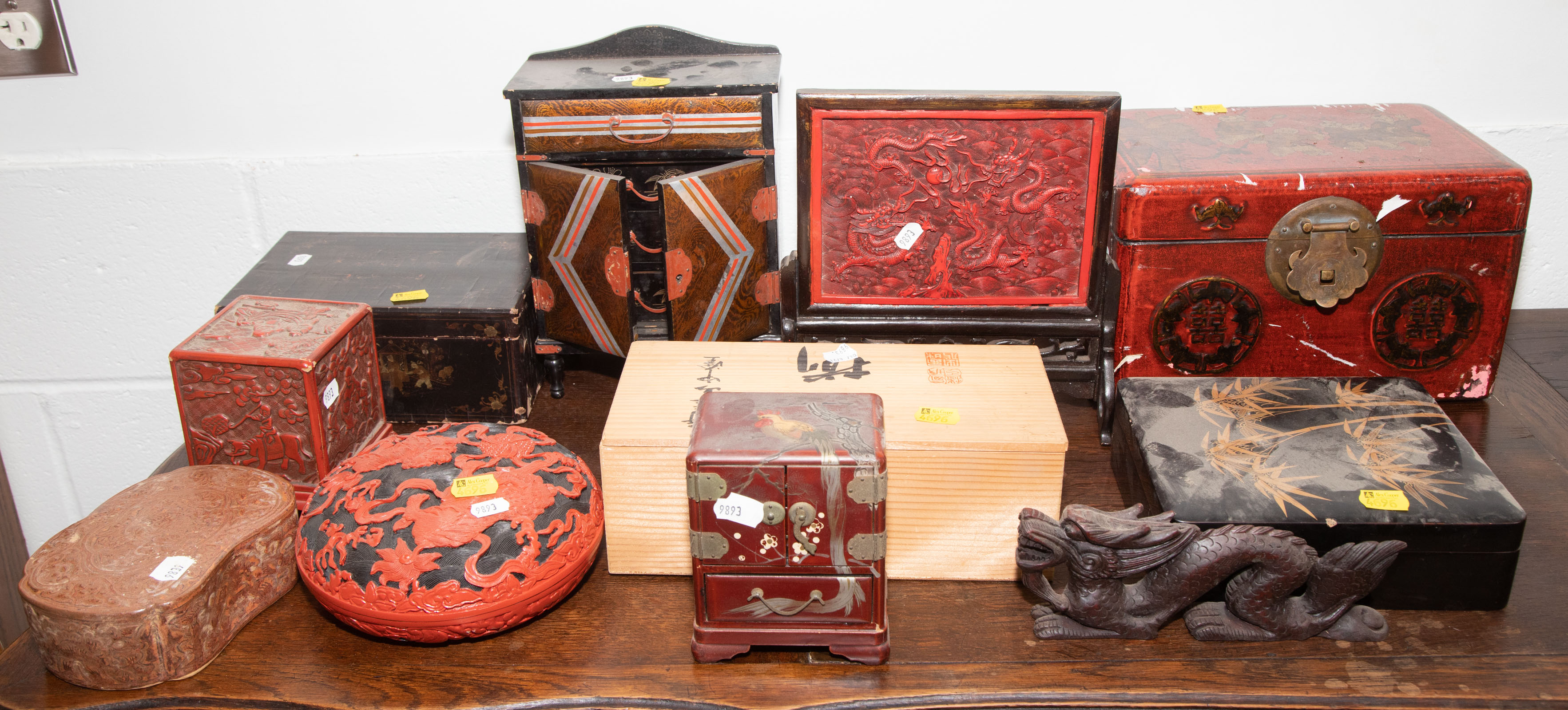 Appraisal: SELECTION OF CHINESE JAPANESE LACQUER WARE Primarily th century and