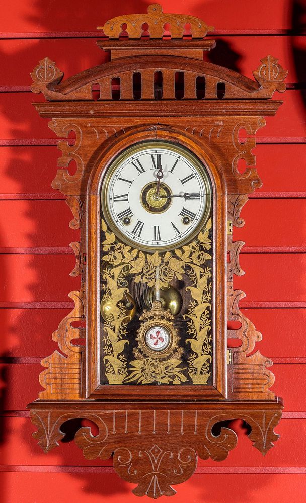 Appraisal: A GOOD E N WELCH 'ECLIPSE' FANCY WALNUT PARLOR CLOCK