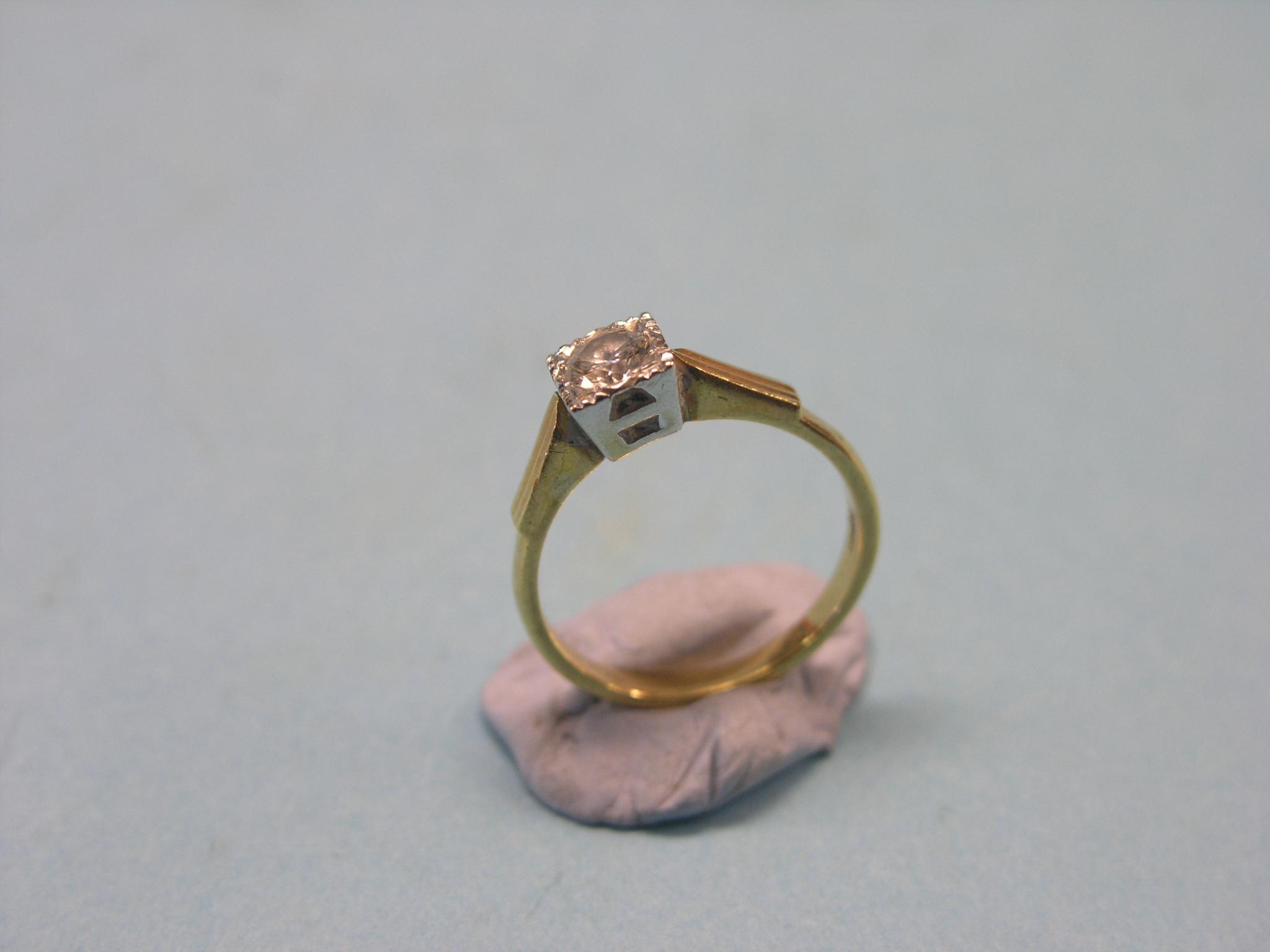 Appraisal: An ct gold diamond solitaire ring brilliant-cut stone approx cts