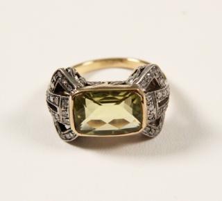 Appraisal: K DIAMOND AND LEMON TOPAZ RING K YELLOW GOLD DIAMOND