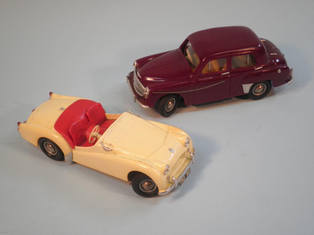 Appraisal: A Victory industries classic model car and another