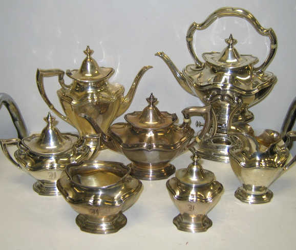 Appraisal: REED BARTON STERLING SILVER TEA COFFEE SET Seven-piece service Hepplewhite