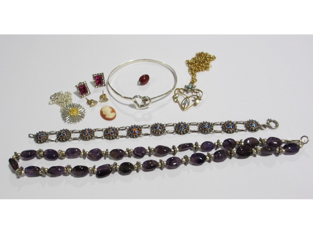 Appraisal: Lot comprising a silver and amethyst bead necklace silver and