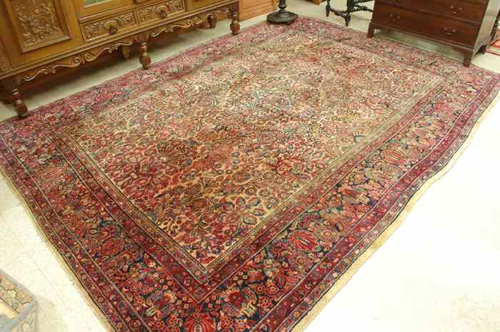 Appraisal: SEMI-ANTIQUE PERSIAN SAROUK CARPET Arak region northeastern Iran hand knotted