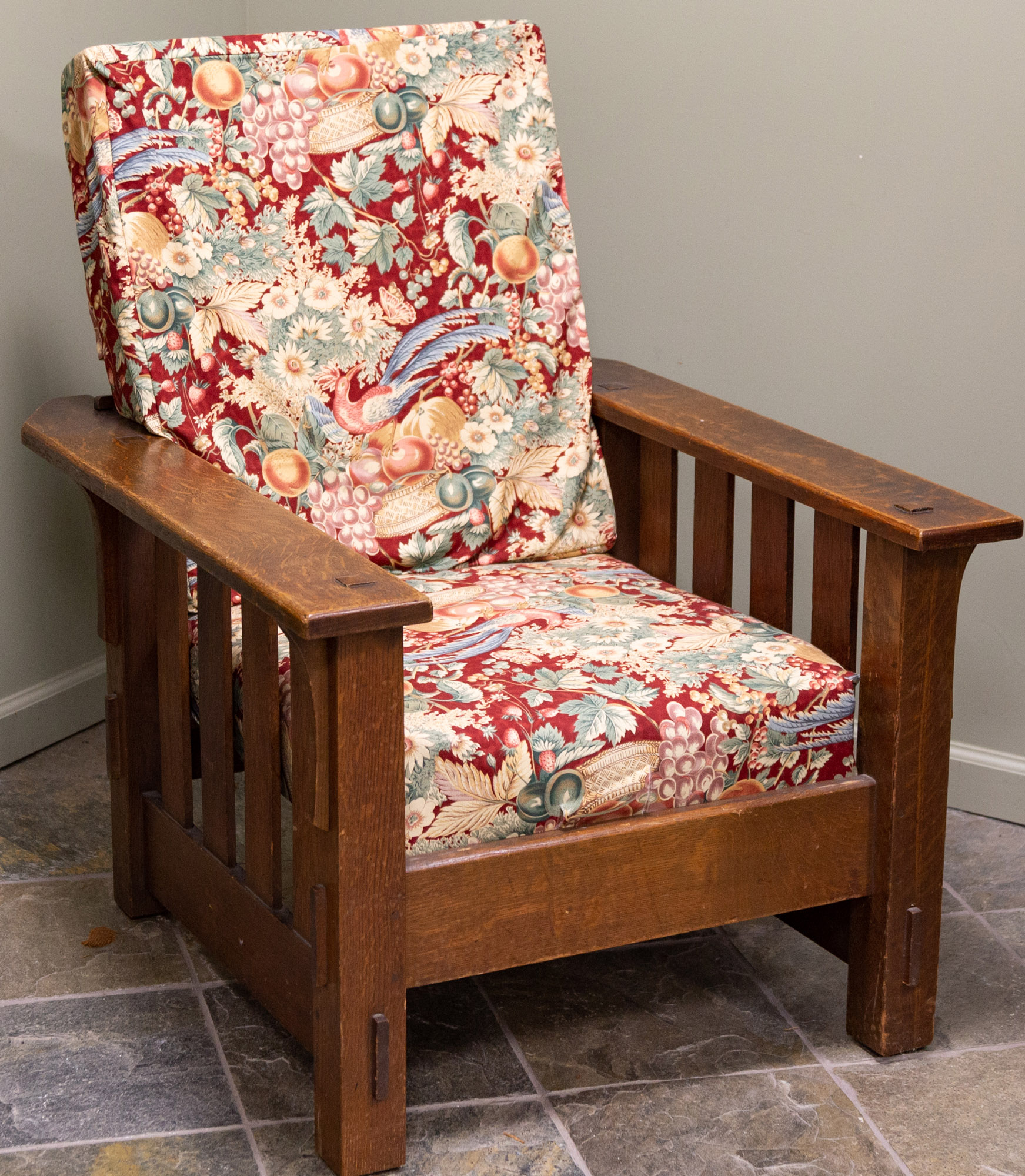 Appraisal: ARTS CRAFTS LOUNGE CHAIR Early th century Quarter sawn oak