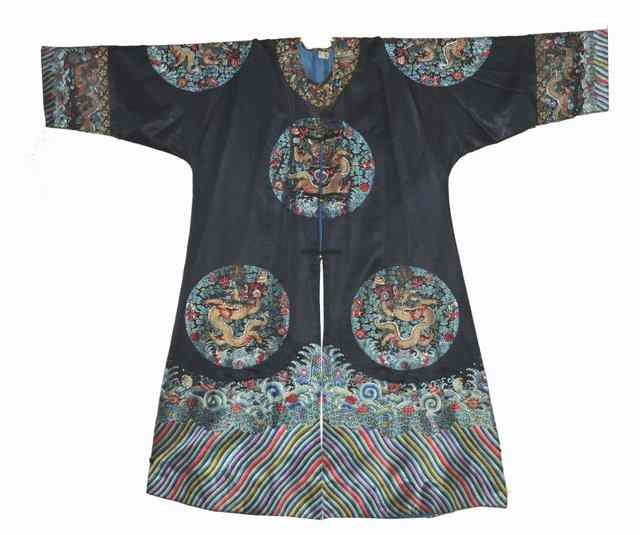 Appraisal: A CHINESE IMPERIAL GUANGXU - SILK AND EMBROIDERED SURCOAT with