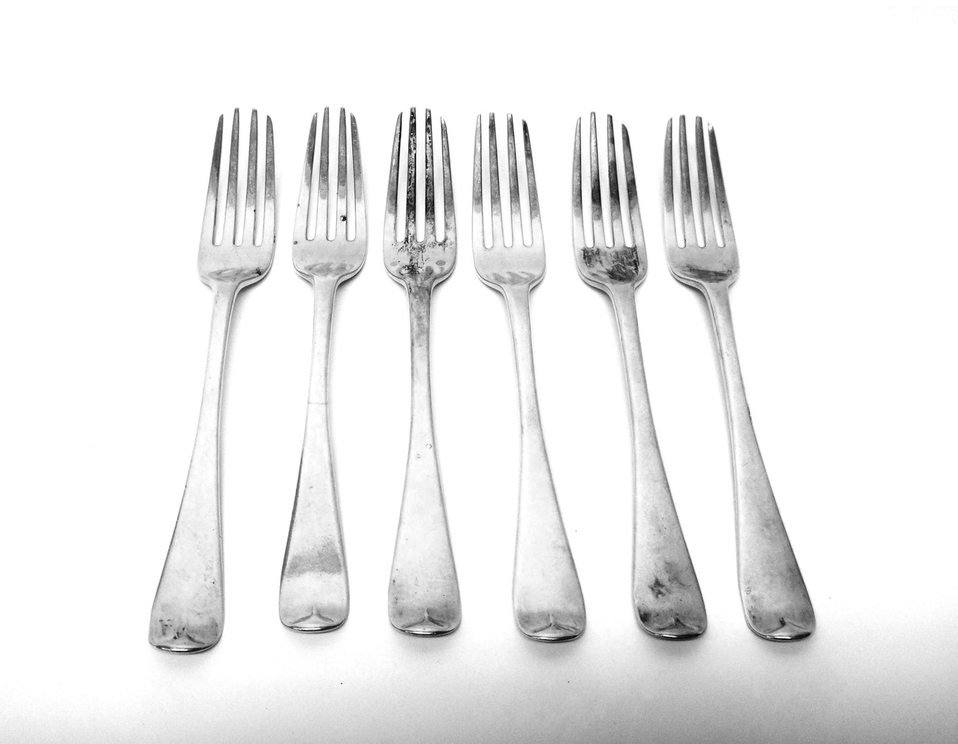 Appraisal: A set of six Victorian silver Old English pattern dessert