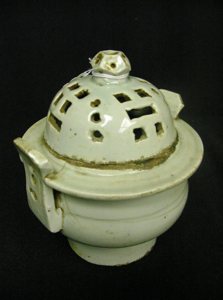 Appraisal: KOREAN CENSER EARLY PORCELAIN handled bowl with pierced lid celadon