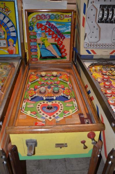 Appraisal: Williams Sweetheart Playfield Fair Backglass Good Cabinet Good Functionality Untested