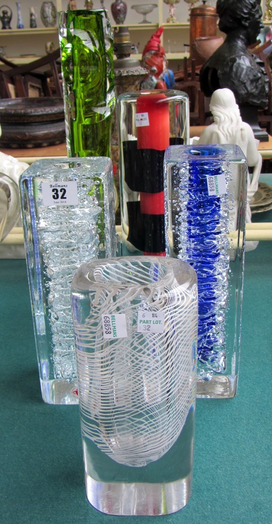 Appraisal: A contemporary clear glass vase of rectangular form with air