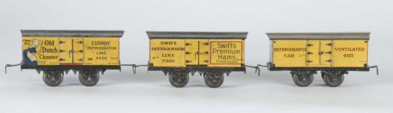 Appraisal: Lot of German Bing O-Gauge Train Box Cars Description Marked