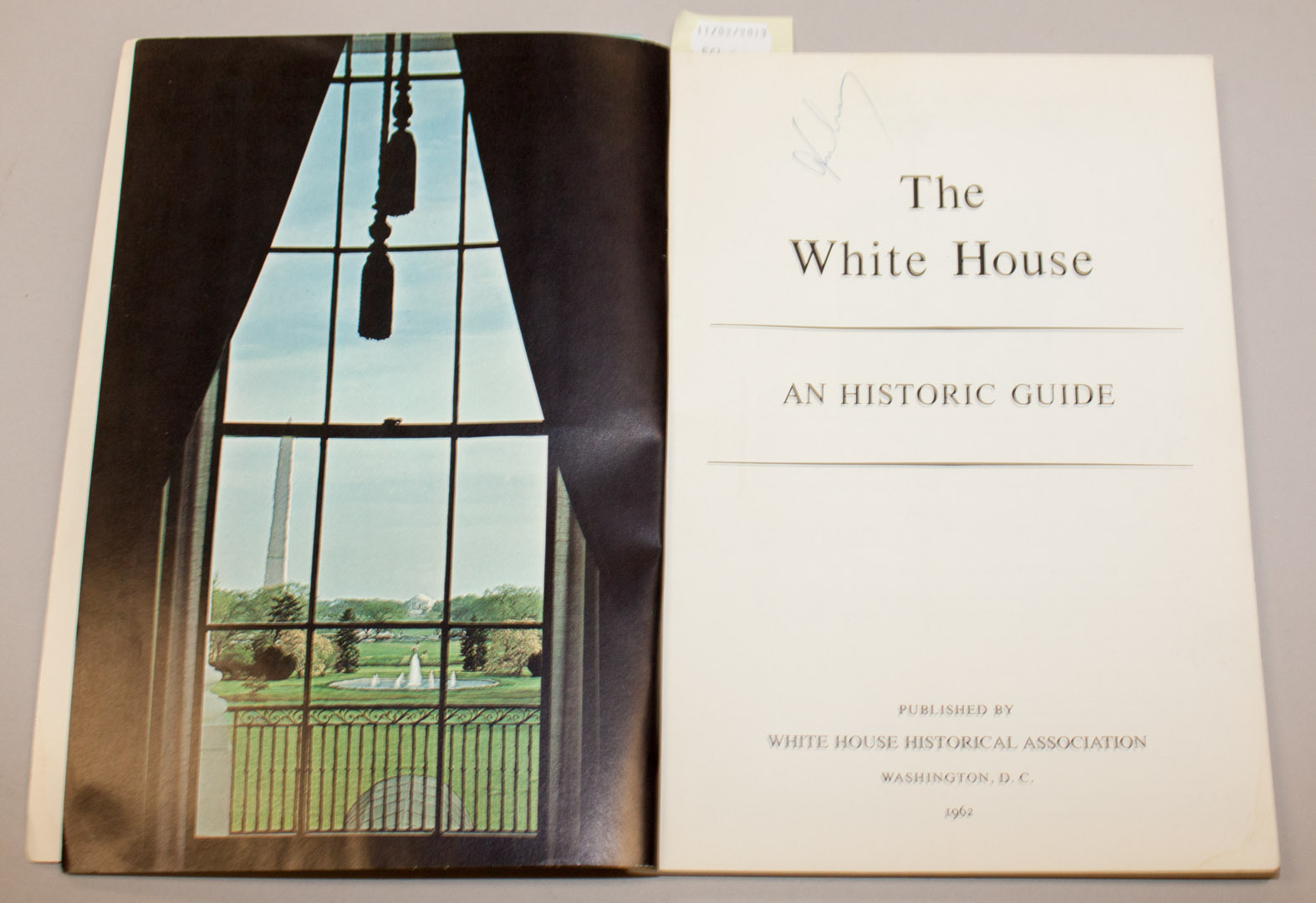 Appraisal: American Presidential Kennedy signed book The White House soft cover