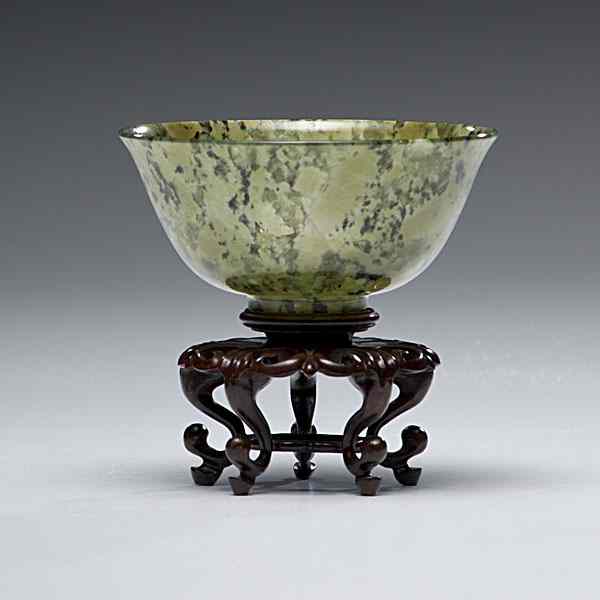 Appraisal: Chinese Bowl Chinese th century Qing dynasty A streaked and