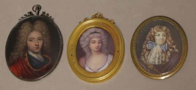 Appraisal: Portrait Miniatures Man with a high blonde wig wearing a