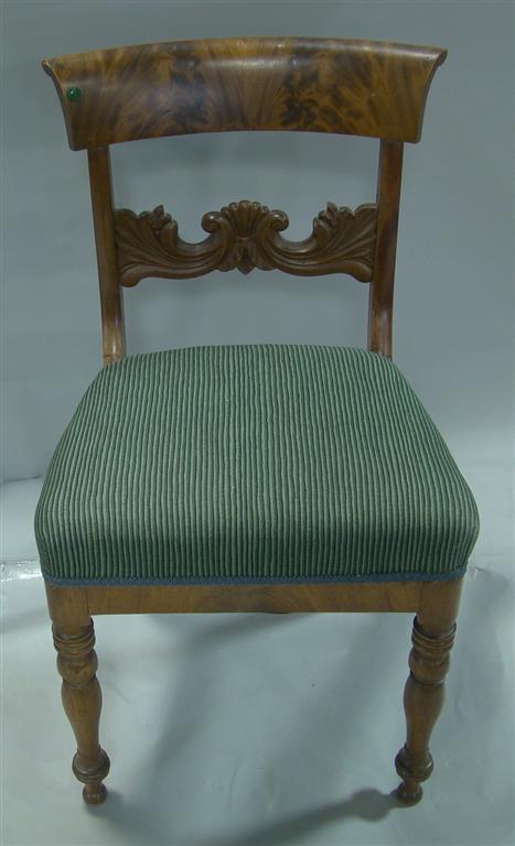 Appraisal: AMERICAN CLASSICAL KLISMOS MAHOGANY SIDE CHAIR having turned front legs