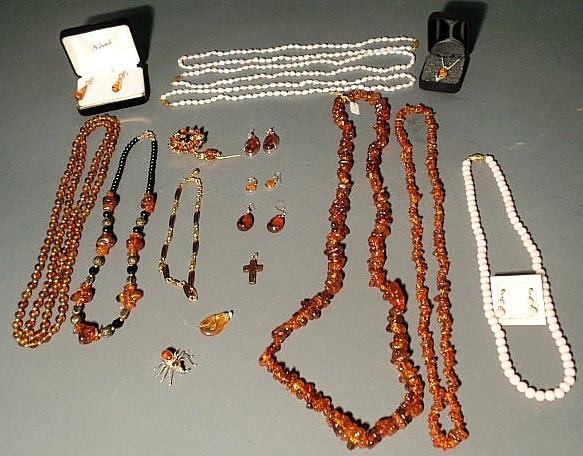 Appraisal: Group of ladies jewelry- strands freshwater pearls amber amber type