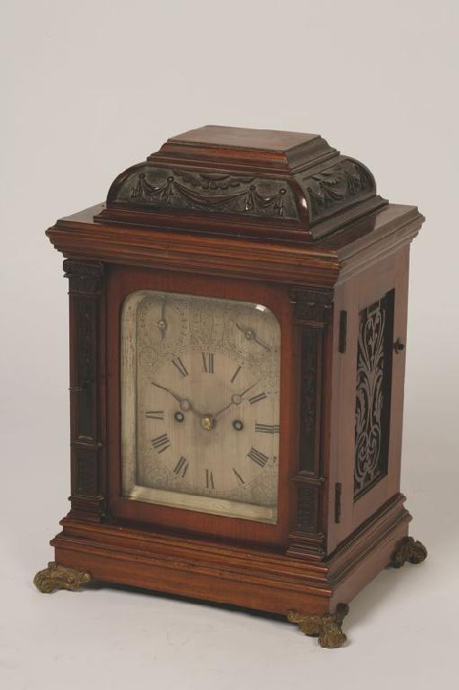 Appraisal: AN EDWARDIAN MAHOGANY CASED MANTEL CLOCK with a silvered dial