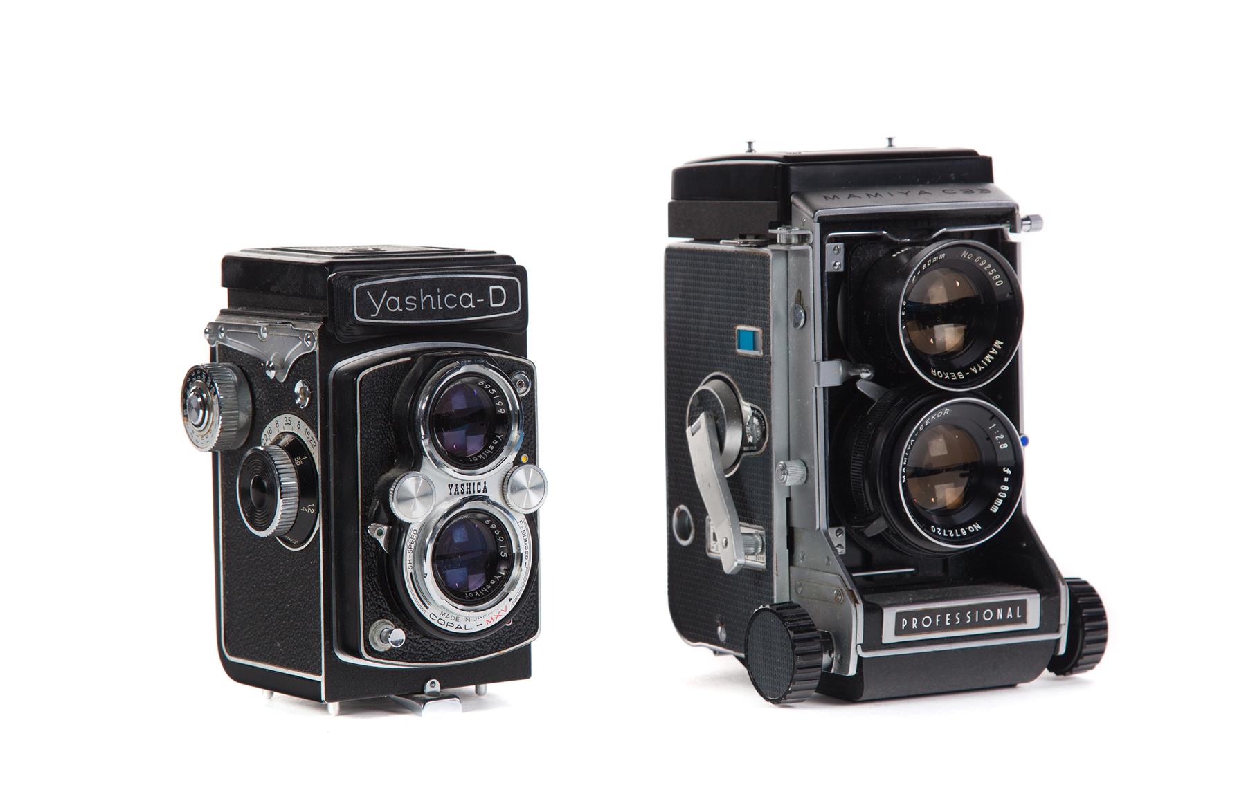 Appraisal: TWO TWIN REFLEX CAMERAS Japan th century Both have waist