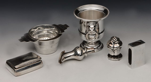 Appraisal: A SMALL COLLECTION OF MISCELLANEOUS SILVER AND PLATED WARES including