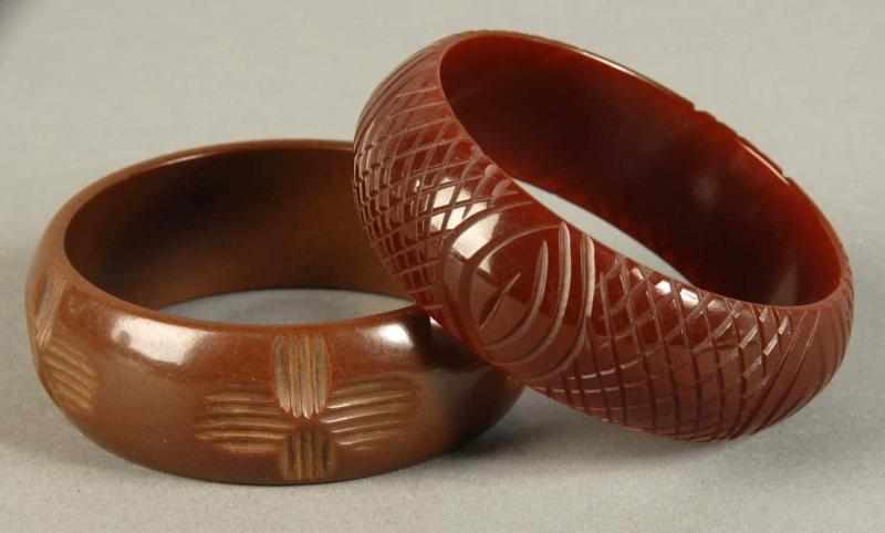 Appraisal: Lot of Carved Bakelite Bracelets Description Includes one in dark