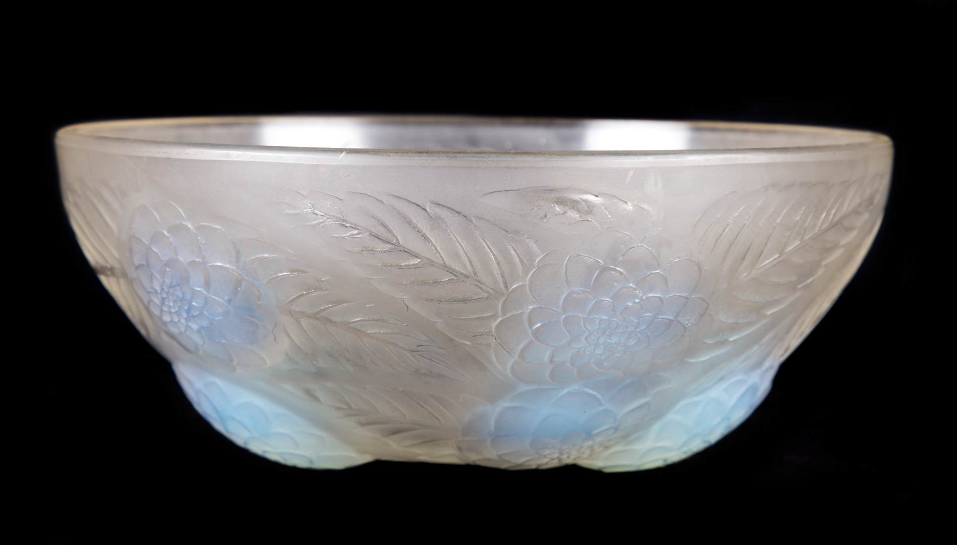 Appraisal: Lalique crystal Dahlia bowl circa s molded flower and leaf