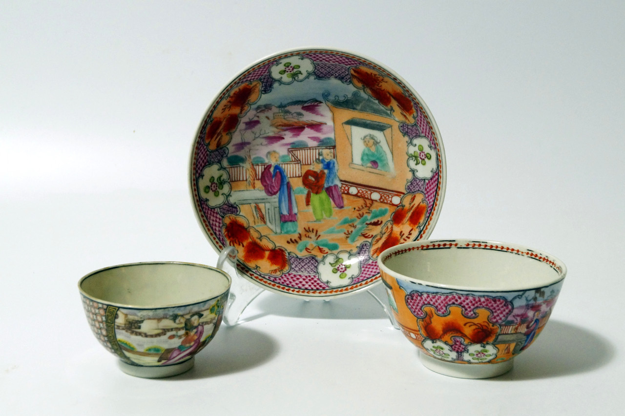 Appraisal: An early thC Oriental design tea bowl and saucer cm