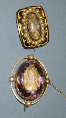 Appraisal: A GEORGIAN MOURNING BROOCH of curved oblong form with central