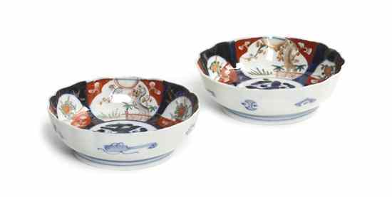 Appraisal: A Pair of Japanese Imari Porcelain Bowls having underglaze blue