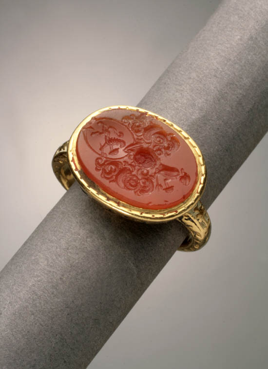 Appraisal: Edwardian Tested -Karat Yellow-Gold and Carnelian Intaglio Crested Ring Circa