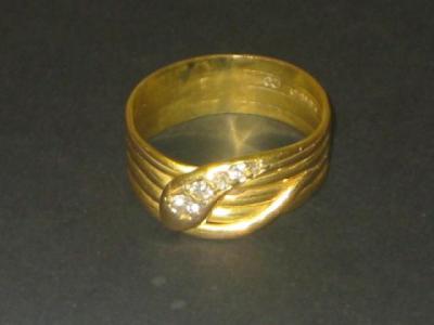 Appraisal: A GENTLEMAN'S DIAMOND RING the large ct gold band modelled