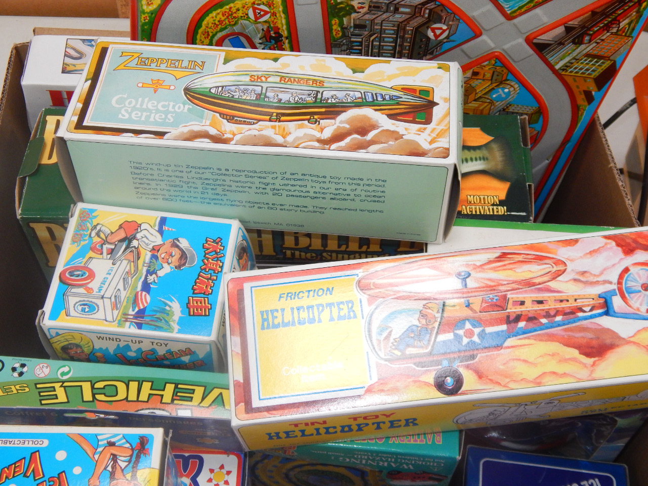 Appraisal: Tin plate toys and other games including a Chinese friction