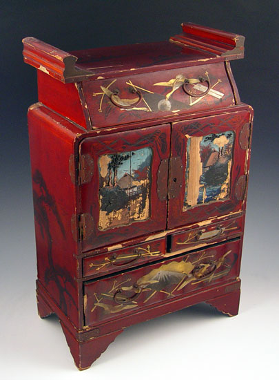 Appraisal: JAPANESE LACQUER TRAVEL JEWELRY CHEST Late th-early th C Red