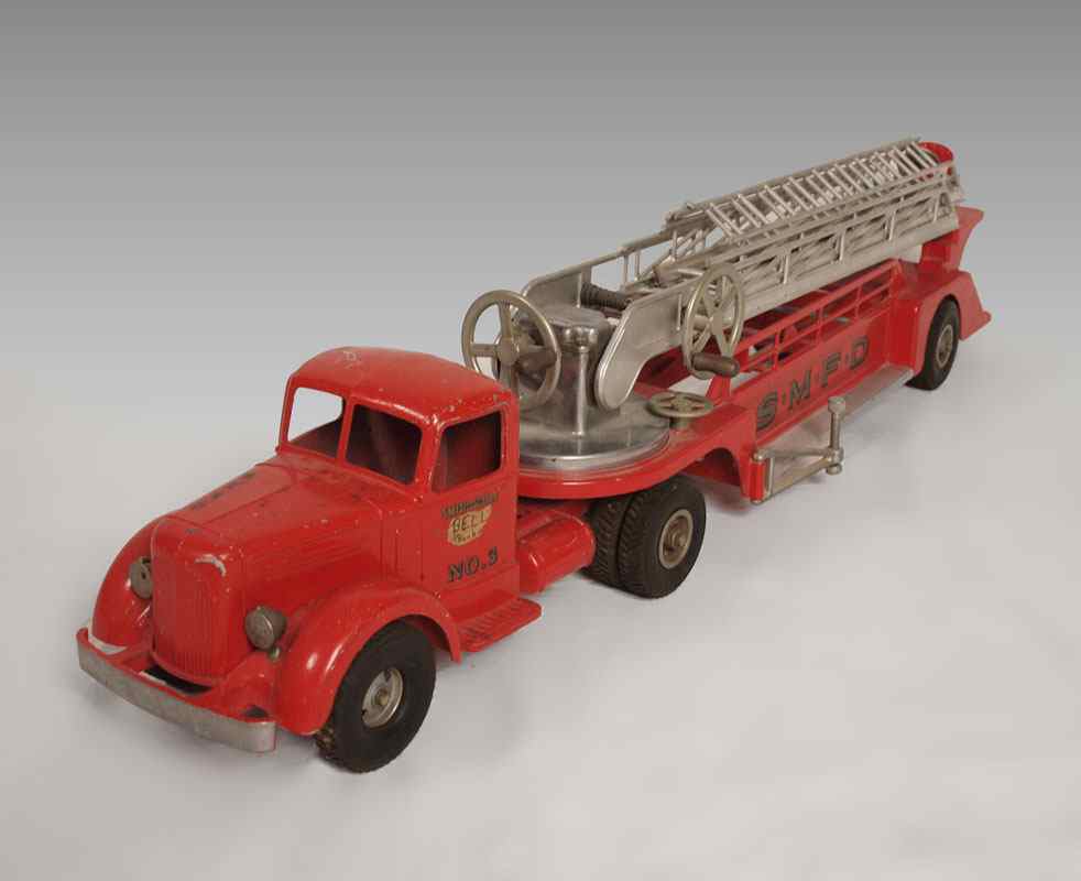 Appraisal: SMITH MILLER PRESSED STEEL FIRE TRUCK No Hook and ladder