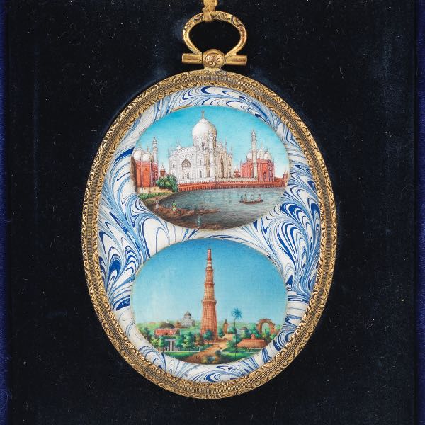 Appraisal: TWO ANTIQUE MINIATURE PAINTINGS MEDALLION IN PRESENTATION CASE x medallion