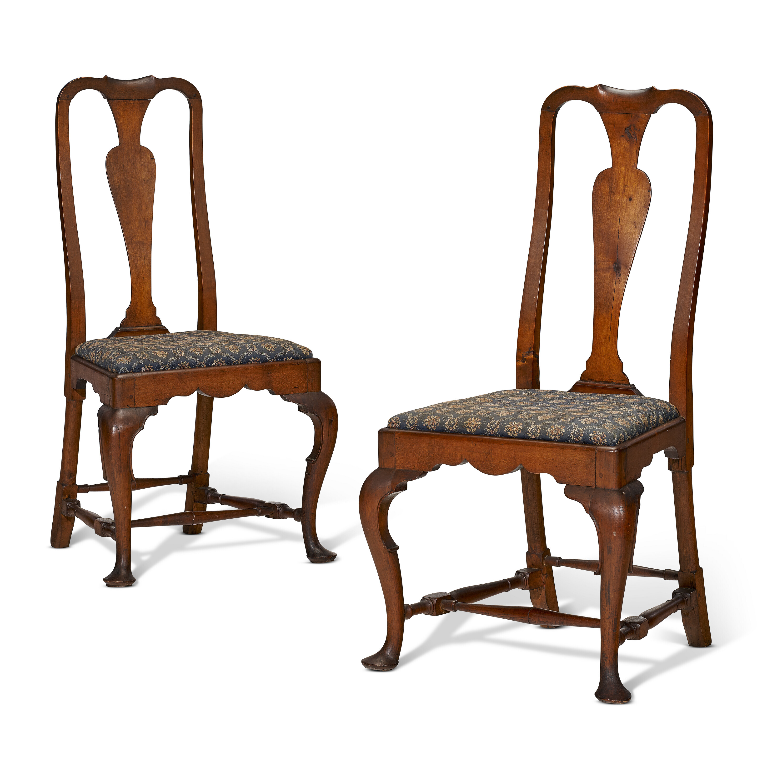 Appraisal: A PAIR OF QUEEN ANNE MAPLE SIDE CHAIRS EASTERN MASSACHUSETTS